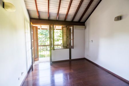 Casa de condomínio para alugar com 810m², 5 quartos e 6 vagas Casa de condomínio para alugar com 810m², 5 quartos e 6 vagasSuíte 3