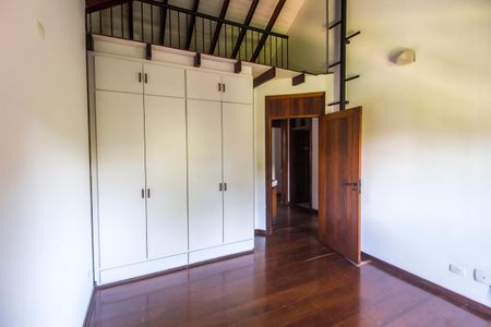 Casa de condomínio para alugar com 810m², 5 quartos e 6 vagas Casa de condomínio para alugar com 810m², 5 quartos e 6 vagasQuarto 5