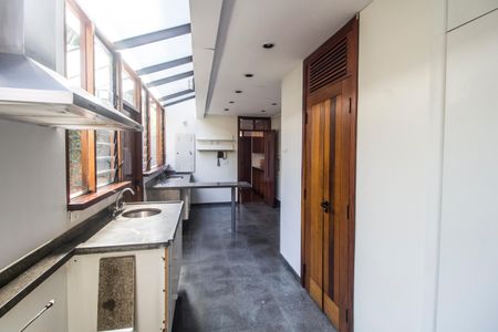 Casa de condomínio para alugar com 810m², 5 quartos e 6 vagas Casa de condomínio para alugar com 810m², 5 quartos e 6 vagasCozinha