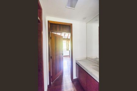 Casa de condomínio para alugar com 810m², 5 quartos e 6 vagas Casa de condomínio para alugar com 810m², 5 quartos e 6 vagasQuarto 4