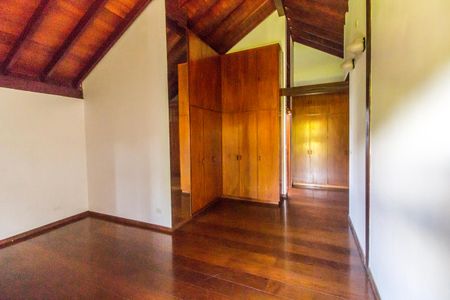 Casa de condomínio para alugar com 810m², 5 quartos e 6 vagas Casa de condomínio para alugar com 810m², 5 quartos e 6 vagasSuíte master