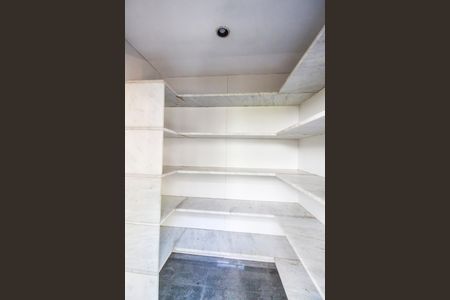 Casa de condomínio para alugar com 810m², 5 quartos e 6 vagas Casa de condomínio para alugar com 810m², 5 quartos e 6 vagasDespensa