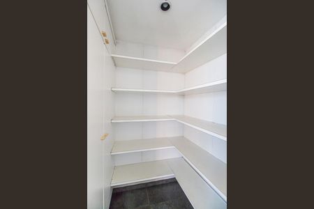 Casa de condomínio para alugar com 810m², 5 quartos e 6 vagas Casa de condomínio para alugar com 810m², 5 quartos e 6 vagasDespensa