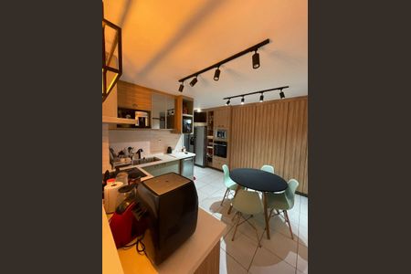 Apartamento para alugar com 170m², 3 quartos e 2 vagas Apartamento para alugar com 170m², 3 quartos e 2 vagasCozinha