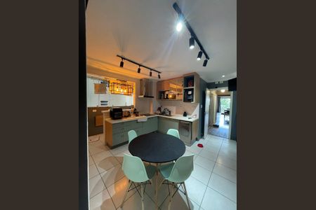 Apartamento para alugar com 170m², 3 quartos e 2 vagas Apartamento para alugar com 170m², 3 quartos e 2 vagasCozinha