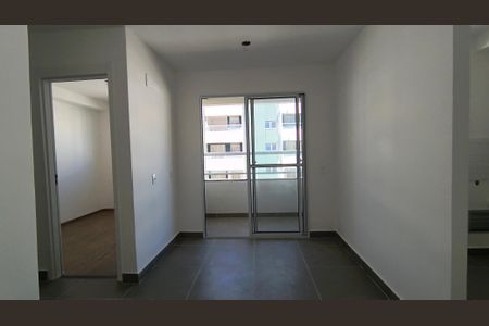 Sala de apartamento para alugar com 2 quartos, 49m² em Recreio dos Bandeirantes, Rio de Janeiro