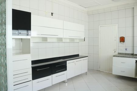 Casa à venda com 506m², 2 quartos e 6 vagasCozinha