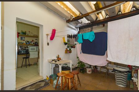 Casa de condomínio à venda com 90m², 3 quartos e 1 vagaÁrea de Serviço