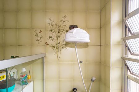 Casa de condomínio à venda com 90m², 3 quartos e 1 vagaDetalhe - Banheiro