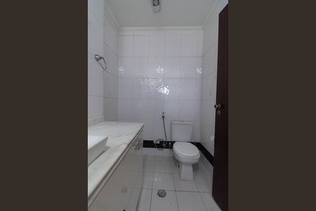 Casa à venda com 350m², 4 quartos e 2 vagas Casa à venda com 350m², 4 quartos e 2 vagasBanheiro da Suíte 1