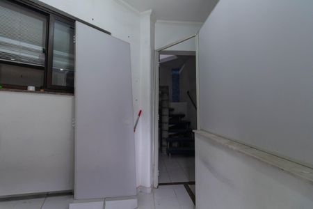 Casa à venda com 350m², 4 quartos e 2 vagas Casa à venda com 350m², 4 quartos e 2 vagasCorredor