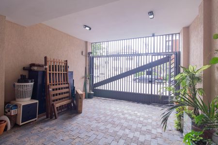 Casa à venda com 350m², 4 quartos e 2 vagas Casa à venda com 350m², 4 quartos e 2 vagasGaragem