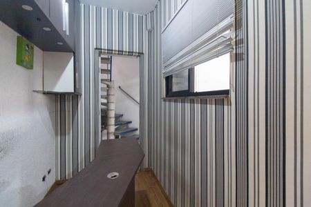 Casa à venda com 350m², 4 quartos e 2 vagas Casa à venda com 350m², 4 quartos e 2 vagasEscritório