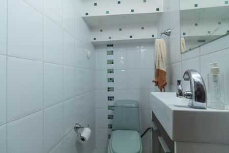 Casa à venda com 350m², 4 quartos e 2 vagas Casa à venda com 350m², 4 quartos e 2 vagasLavabo