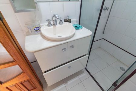 Casa à venda com 350m², 4 quartos e 2 vagas Casa à venda com 350m², 4 quartos e 2 vagasBanheiro da Suíte 2