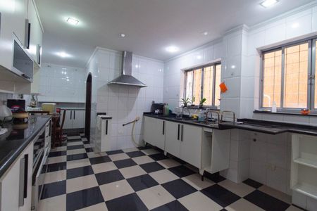 Casa à venda com 350m², 4 quartos e 2 vagas Casa à venda com 350m², 4 quartos e 2 vagasCozinha