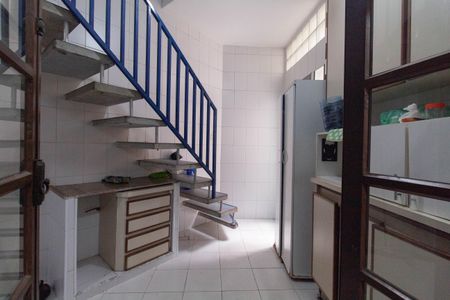 Casa à venda com 350m², 4 quartos e 2 vagas Casa à venda com 350m², 4 quartos e 2 vagasÁrea de Serviço