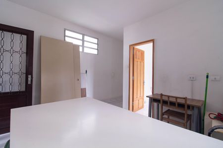 Casa à venda com 350m², 4 quartos e 2 vagas Casa à venda com 350m², 4 quartos e 2 vagasCorredor