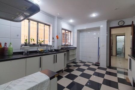 Casa à venda com 350m², 4 quartos e 2 vagas Casa à venda com 350m², 4 quartos e 2 vagasCozinha