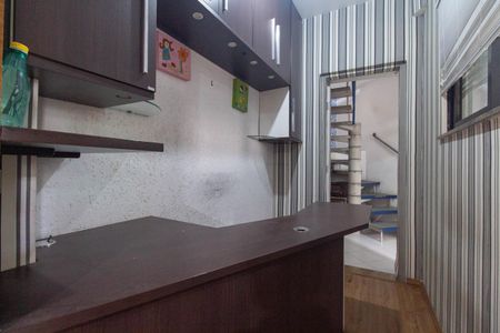 Casa à venda com 350m², 4 quartos e 2 vagas Casa à venda com 350m², 4 quartos e 2 vagasEscritório