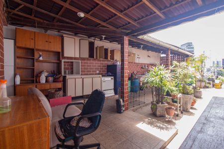 Casa à venda com 350m², 4 quartos e 2 vagas Casa à venda com 350m², 4 quartos e 2 vagasÁrea comum