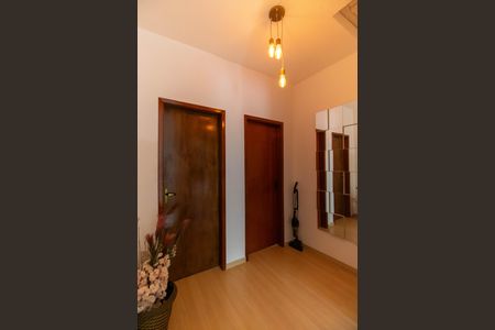 Casa à venda com 120m², 3 quartos e 2 vagasHall