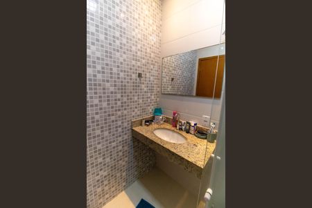 Casa à venda com 120m², 3 quartos e 2 vagasBanheiro da Suíte 2