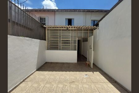 Casa para alugar com 66m², 2 quartos e 1 vagaQuintal