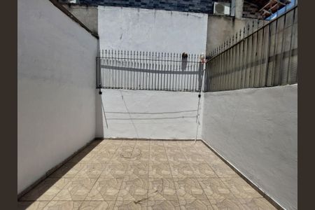 Casa para alugar com 66m², 2 quartos e 1 vagaQuintal