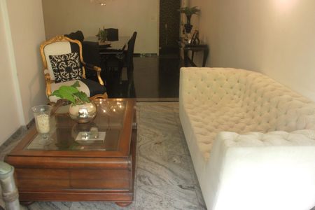 Apartamento para alugar com 3 quartos, 230m² em José Menino, Santos