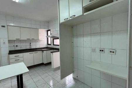 Apartamento para alugar com 127m², 3 quartos e 2 vagasCozinha