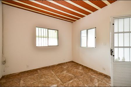 Casa para alugar com 80m², 1 quarto e 1 vagaSala 