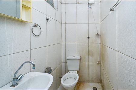 Banheiro de casa para alugar com 1 quarto, 80m² em Nova Vista, Belo Horizonte