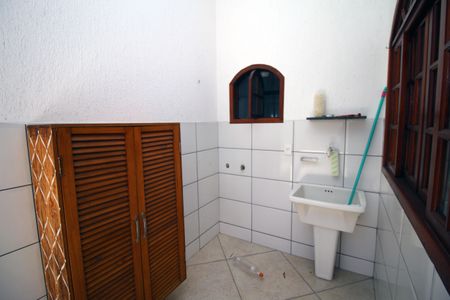 Casa para alugar com 90m², 2 quartos e 1 vagaÁrea de Serviço