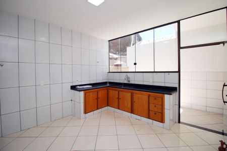 Casa para alugar com 90m², 2 quartos e 1 vagaCozinha