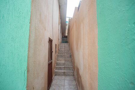 Entrada de casa para alugar com 2 quartos, 55m² em Taboão, Diadema