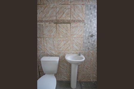 Banheiro da suíte  de casa para alugar com 2 quartos, 55m² em Taboão, Diadema