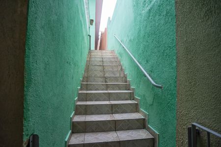 Entrada de casa para alugar com 2 quartos, 55m² em Taboão, Diadema