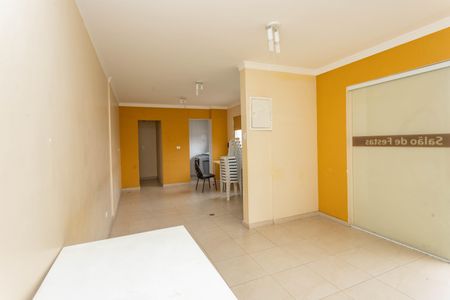 Apartamento à venda com 62m², 2 quartos e 1 vaga Apartamento à venda com 62m², 2 quartos e 1 vagaÁrea comum - Salão de festas