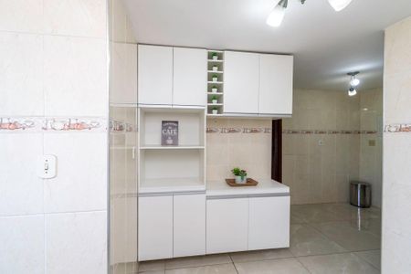 Apartamento à venda com 98m², 3 quartos e 2 vagasCozinha - Armários