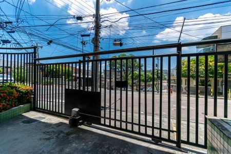 Apartamento à venda com 98m², 3 quartos e 2 vagasÁrea comum - Portão automático da garagem