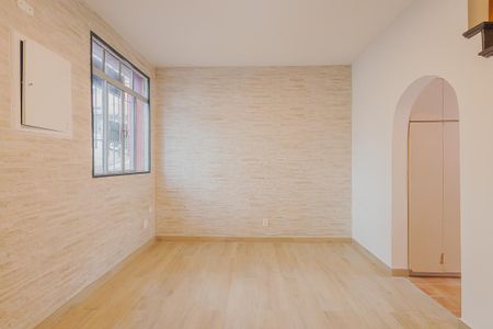 Sala de casa à venda com 2 quartos, 54m² em Cerqueira César, São Paulo