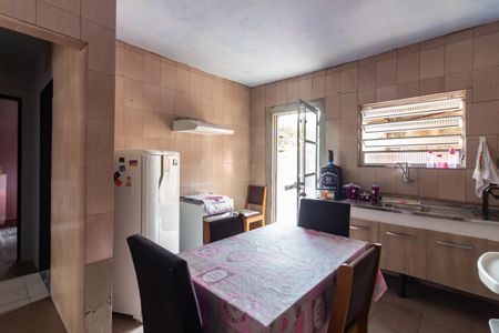 Casa à venda com 41m², 2 quartos e 10 vagasCozinha 