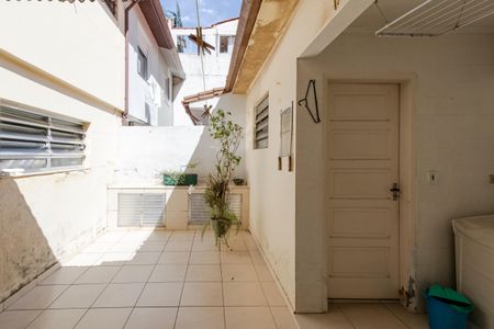 Casa à venda com 100m², 3 quartos e sem vaga Casa à venda com 100m², 3 quartos e sem vagaQuintal