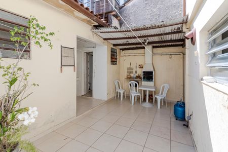 Casa à venda com 100m², 3 quartos e sem vaga Casa à venda com 100m², 3 quartos e sem vagaQuintal