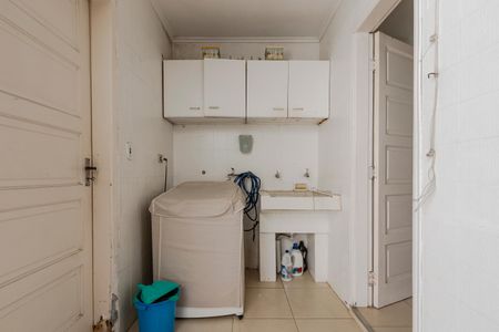 Casa à venda com 100m², 3 quartos e sem vaga Casa à venda com 100m², 3 quartos e sem vagaLavanderia