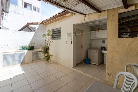 Casa à venda com 100m², 3 quartos e sem vaga Casa à venda com 100m², 3 quartos e sem vagaQuintal