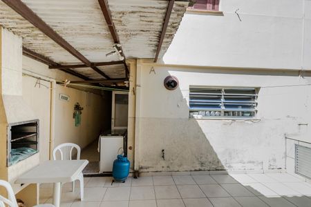 Casa à venda com 100m², 3 quartos e sem vaga Casa à venda com 100m², 3 quartos e sem vagaQuintal