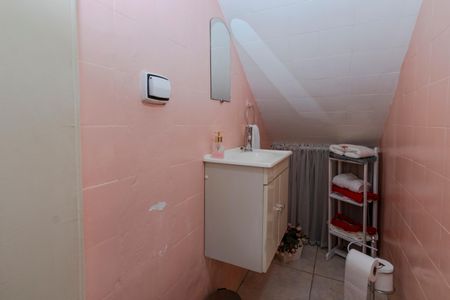 Casa à venda com 100m², 3 quartos e sem vaga Casa à venda com 100m², 3 quartos e sem vagaLavabo