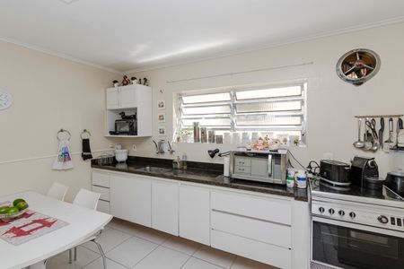 Casa à venda com 100m², 3 quartos e sem vaga Casa à venda com 100m², 3 quartos e sem vagaCozinha